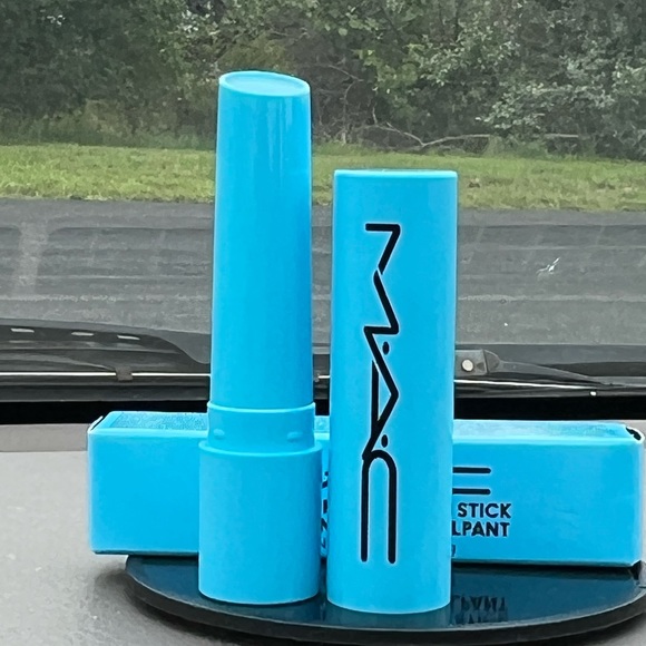 MAC Squirt Plumping Gloss Stick in Nova - Picture 13 of 14